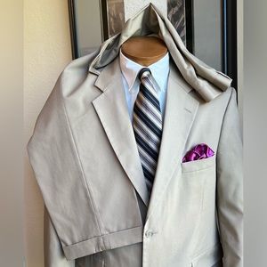 Brooks Brothers Drake Cotton Blend  Tan 2 Piece Suit Size 44R Slacks W40” L30.5”